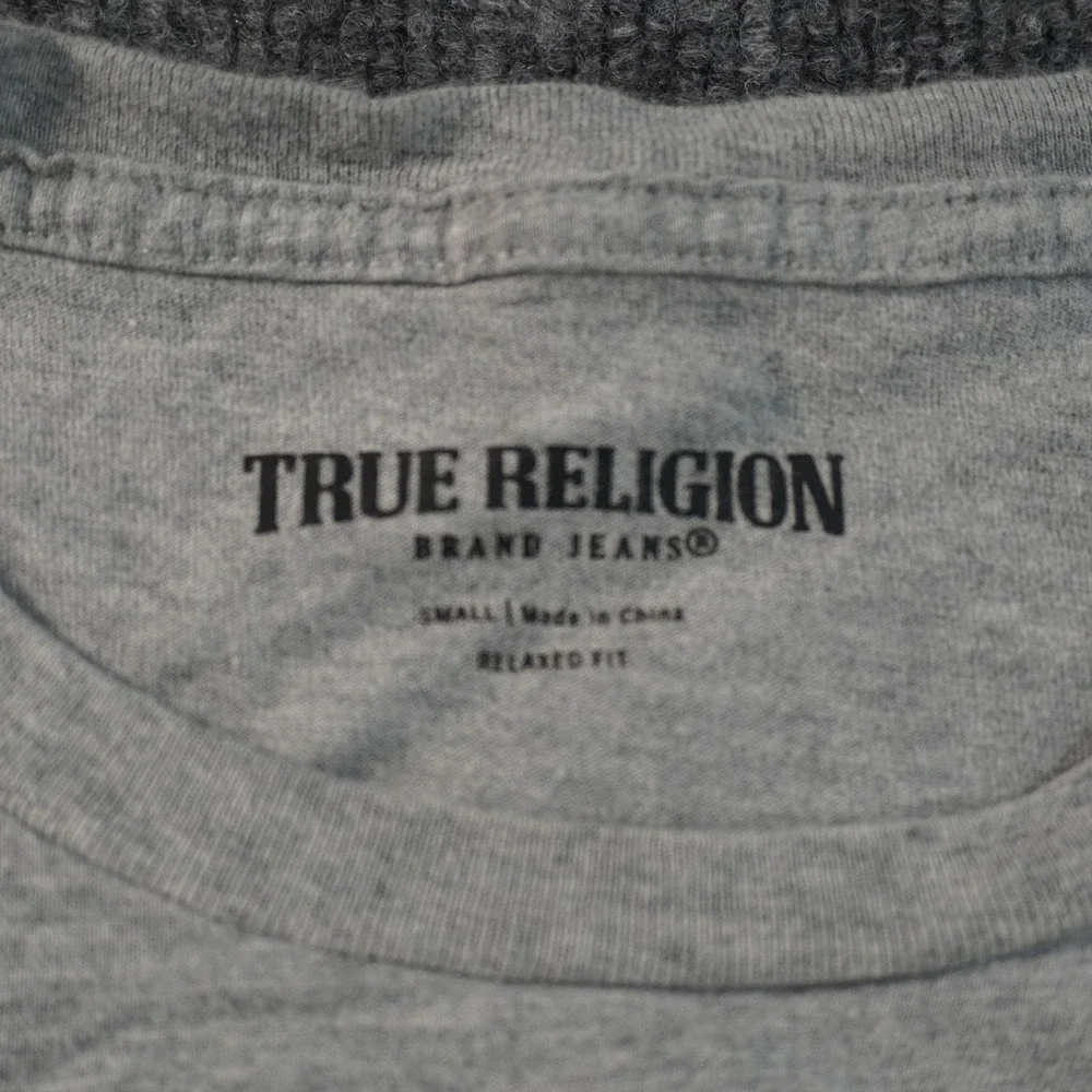 True Religion Graphic T-Shirt Mens Small Gray Buddha Guitar Relaxed Fit Tee
